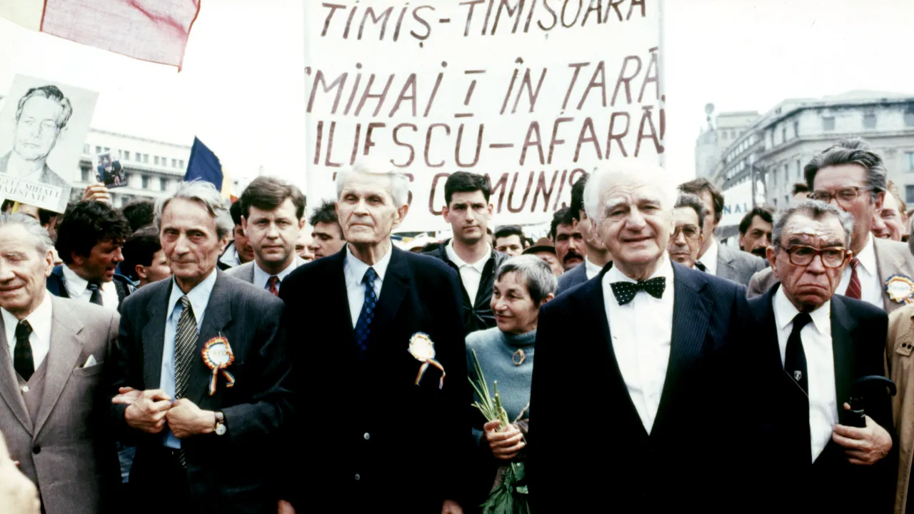 ISTORIA FĂRĂ PERDEA Marius Oprea | Capcanele nostalgiei, care i-a reînviat, dar i-a şi distrus pe ţărănişti