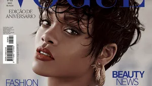 Rihanna apare topless pe coperta revistei Vogue Brazilia - FOTO