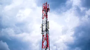 Poţi verifica valorile câmpului electromagnetic emis de antene din zona ta, online. ANCOM a lansat o nouă versiune a platformei 