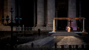 Coronavirus. Rugăciunea „Urbi et Orbi” ţinută de Papa Francisc: „Am mers mai departe nepăsători, crezând că rămânem sănătoşi într-o lume bolnavă”