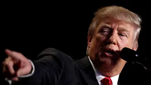 Donald Trump: Sondajele care arată că cetăţenii SUA sunt favorabili imigraţiei sunt 