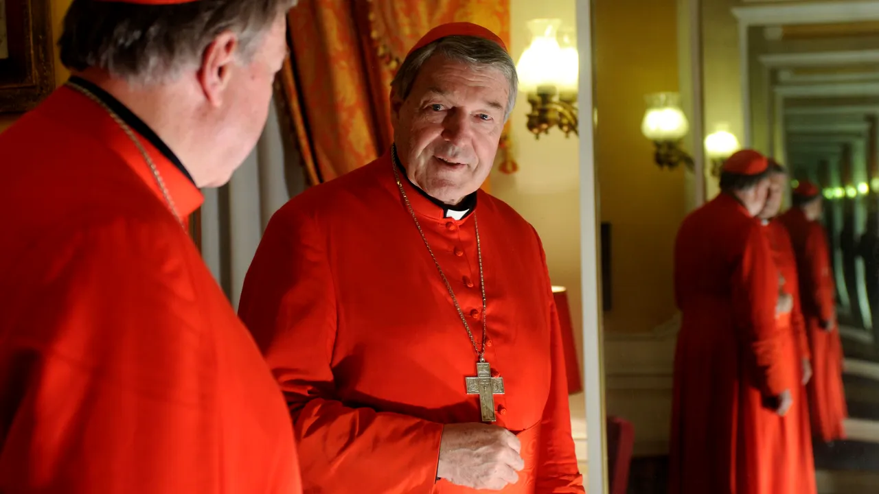 Fostul cardinal George Pell, condamnat la şase ani de închisoare pentru abuzarea sexuală a doi băieţi. Pell se declară nevinovat