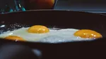 Care este principalul motiv pentru care mâncarea se lipește de tigaie în timp ce gătești. Explicațiile unui bucătar profesionist