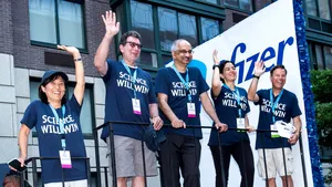 COMENTARIU Lelia Munteanu: Varianta actualizată a vaccinurilor Pfizer şi Moderna, cel mai devreme în decembrie
