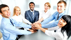 Motivul pentru care tinerii preferă multinaţionalele şi nu angajatorii români. Toate talentele României se duc să lucreze la americani, germani, francezi, englezi sau olandezi