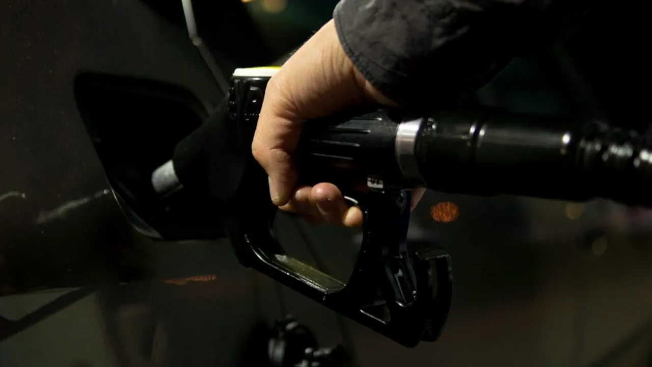 Prețurile carburanților vineri. Motorina, mai ieftină cu până la 6 bani pe litru