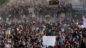 Focuri de armă în piaţa Tahrir din Cairo, soldate cu cel puţin trei morţi şi mai mulţi răniţi - VIDEO