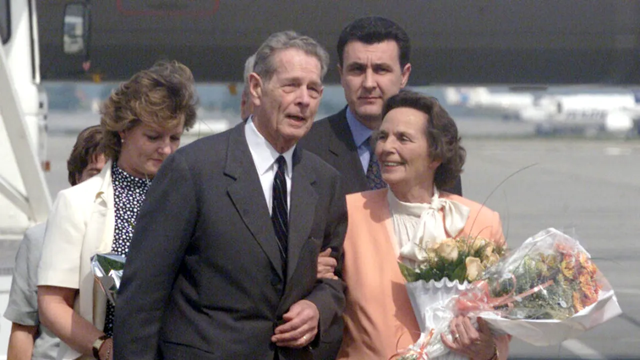 MEDIAFAX 35. 1992 - Regele Mihai revine în România. Alegerile prezidențiale, câștigate de Ion Iliescu