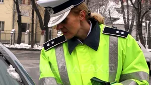 Aproximativ 1.400 de angajate din Poliţia Capitalei, chestionate despre eventuale hărţuiri 