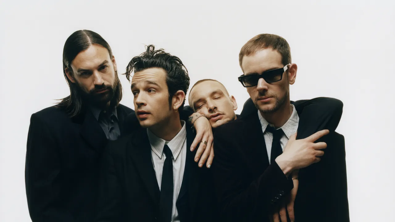 Trupa The 1975 a anulat concertele din Indonezia şi Taiwan după controversa LGBT din Malaezia