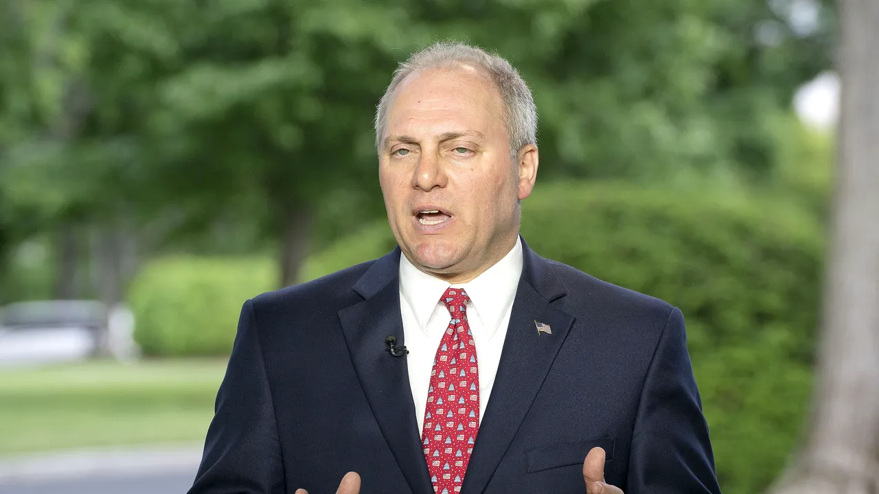 Starea de sănătate a congresmanului Steve Scalise, rănit grav în urma atacului armat din statul Virginia, s-a îmbunătăţit, dar rămâne critică