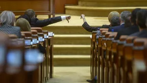 Încă un parlamentar anunţă că a renunţat la pensia specială la notar