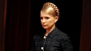 Timoşenko cere o coaliţie pentru a proteja ţara de criza financiară