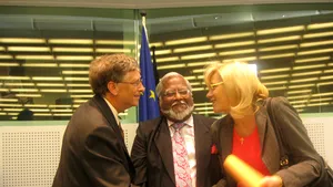 Corina Creţu a iniţiat o dezbatere în PE în care l-a avut invitat pe Bill Gates