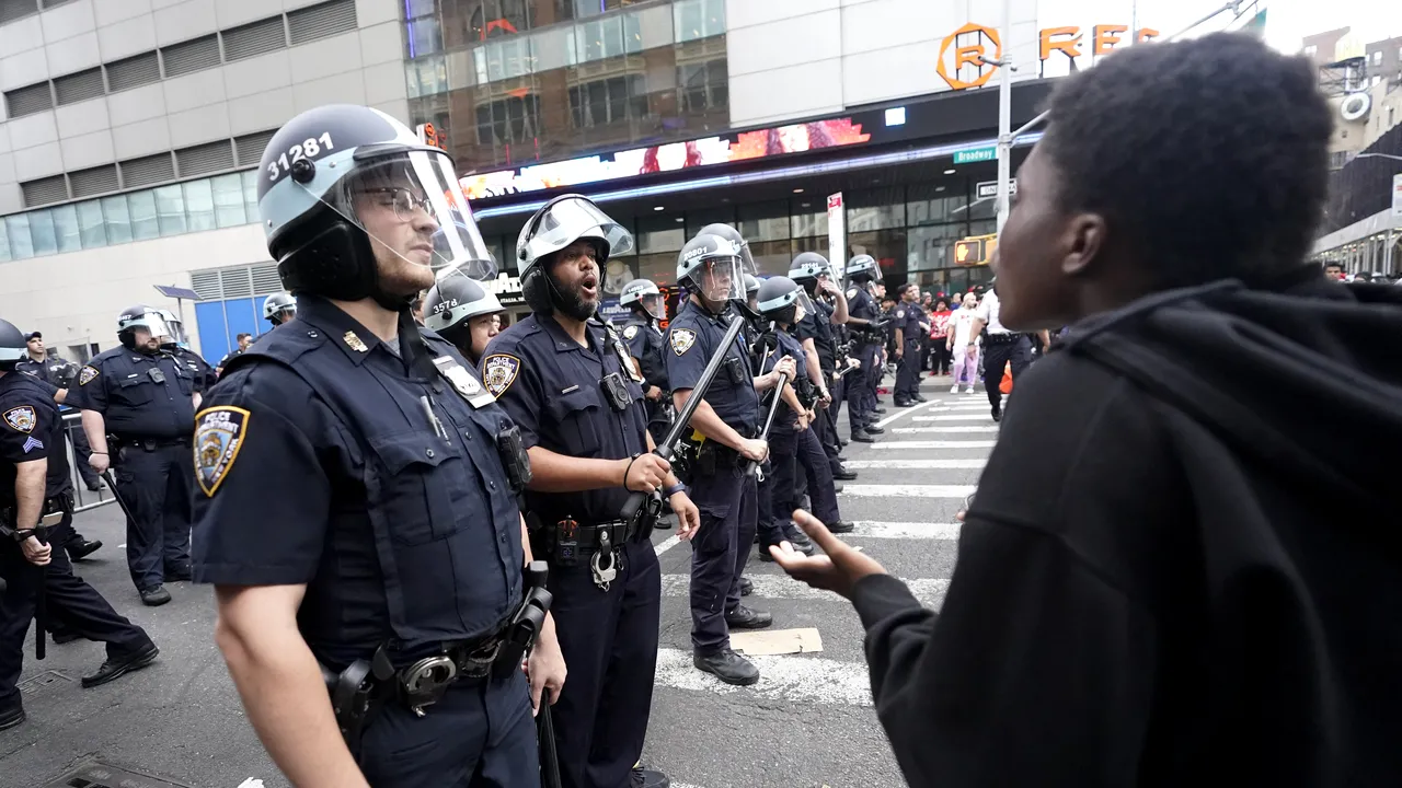 New York City, un oraş BIG-BROTHER? Petrecerile de Ziua Muncii ar putea fi monitorizate de dronele poliţiei/ Newyorkezii, nervoşi, ameninţă cu protestele 