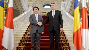 Consecinţele crizei guvernamentale din România: Premierul Japoniei şi-a ANULAT vizita de la Palatul Victoria. Klaus Iohannis l-a primit pe Shinzo Abe la Cotroceni/ Premierul Japoniei: Consolidarea infrastructurii, cea mai importantă | FOTO, VIDEO 