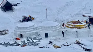 Hotelul de Gheaţă de la Bâlea Lac are patru igluuri deja construite 
