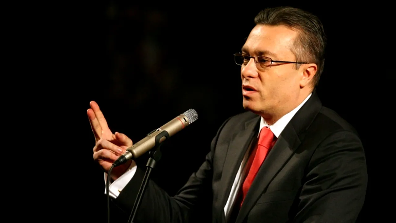 Diaconescu preferă să nu iasă din politică şi menţionează posibilitatea revenirii în diplomaţie