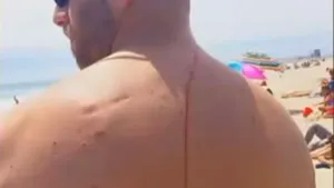 INSOLIT: Atacul unui rechin a salvat viaţa unui american -  VIDEO