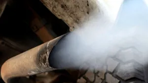 Taxa pe poluare auto nu va fi schimbată în 2009