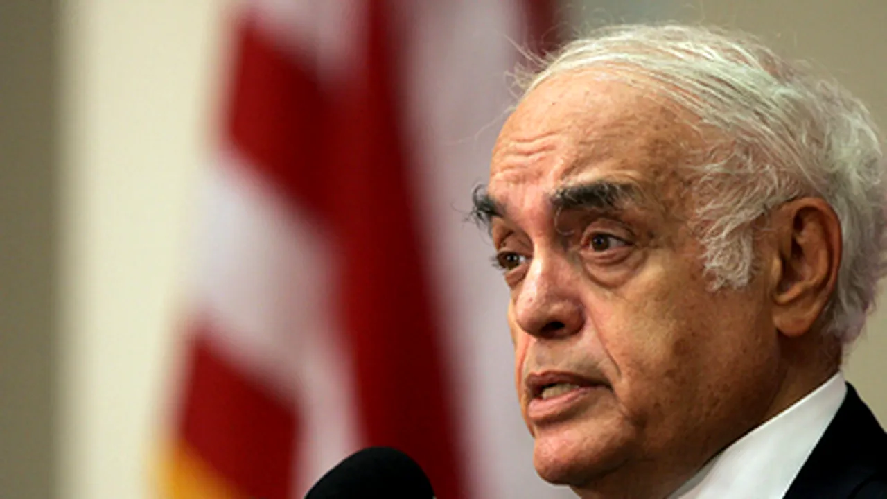 Robert Novak, editorialist al CNN, a murit - VIDEO