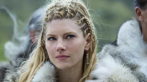 Katheryn Winnick, vedeta seriei “Vikings”, va da voce unui personaj din jocul video “Call of Duty:WWII”. Printre alte nume celebre alăturate proiectului, Kevin Spacey şi Kit Harington