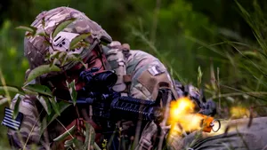 Armata SUA a ridicat vârsta maximă pentru recruți la 42 de ani și a eliminat restricțiile privind marijuana