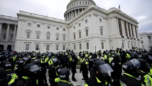 Şeful Poliţiei Capitoliului şi-a dat demisia după incidentele de miercuri