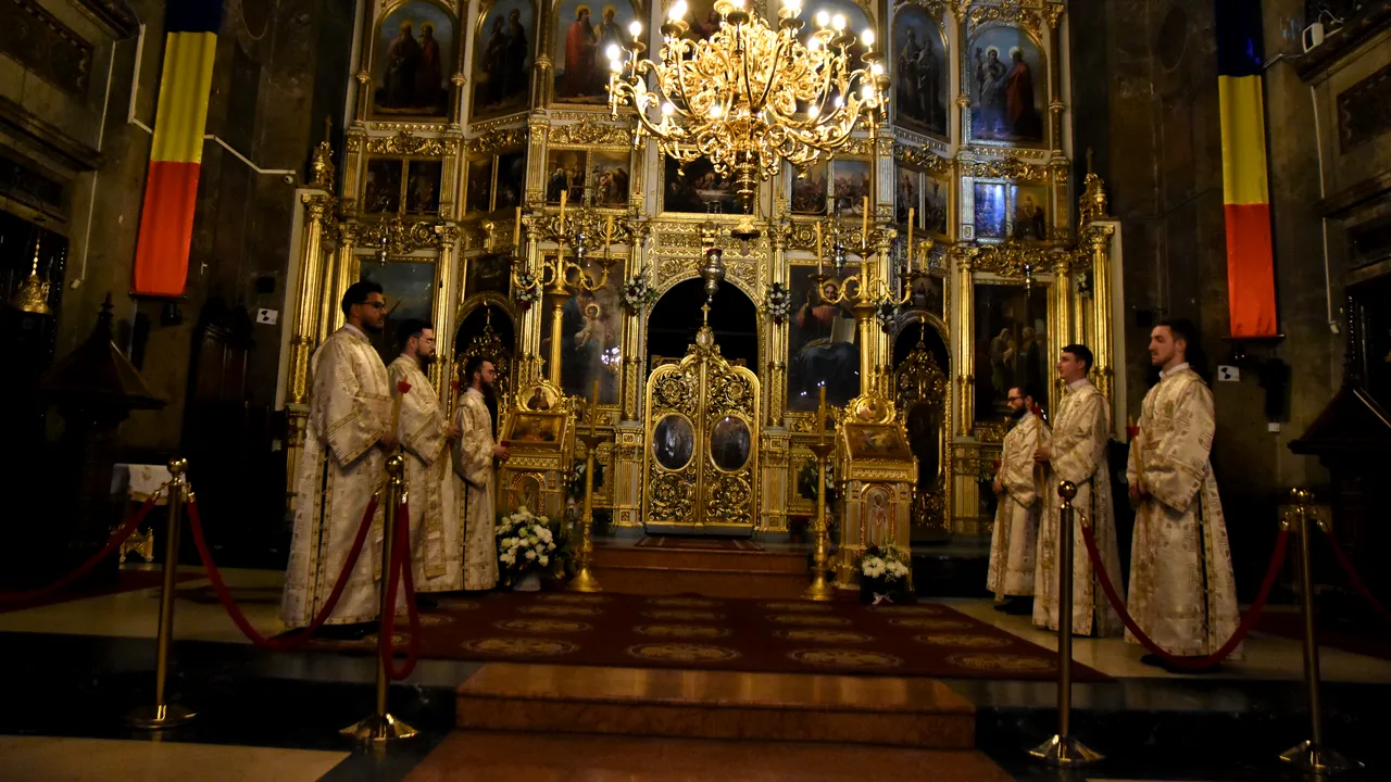 Slujbă de Înviere ca în Ucraina, la Catedrala Mitropolitană din Iaşi, pentru refugiaţi