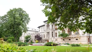 Palatul Cotroceni, iluminat în culorile drapelului naţional ucrainean