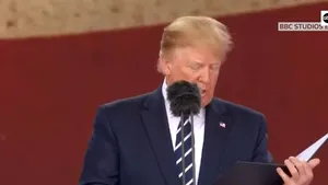 Vizita lui Donald Trump în Marea Britanie | Preşedintele american s-a rugat cu ocazia comemorării Debarcării din Normandia VIDEO