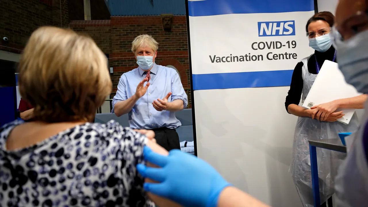 A te vaccina sau a nu te vaccina? În mai puţin de o lună, vaccinul ajunge în România 