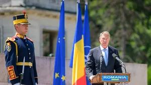 COMENTARIU Sorin Avram: Klaus Iohannis, din nou în centrul abordării. Klaus al II-lea a primit Premiul Carol al IV-lea 