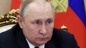 PREZENTUL FĂRĂ PERDEA Marius Oprea / Vladimir Putin, ne-ai trezit! E efectul paradoxal al crimelor tale