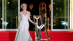 Sharon Stone revine pe marile ecrane - GALERIE FOTO