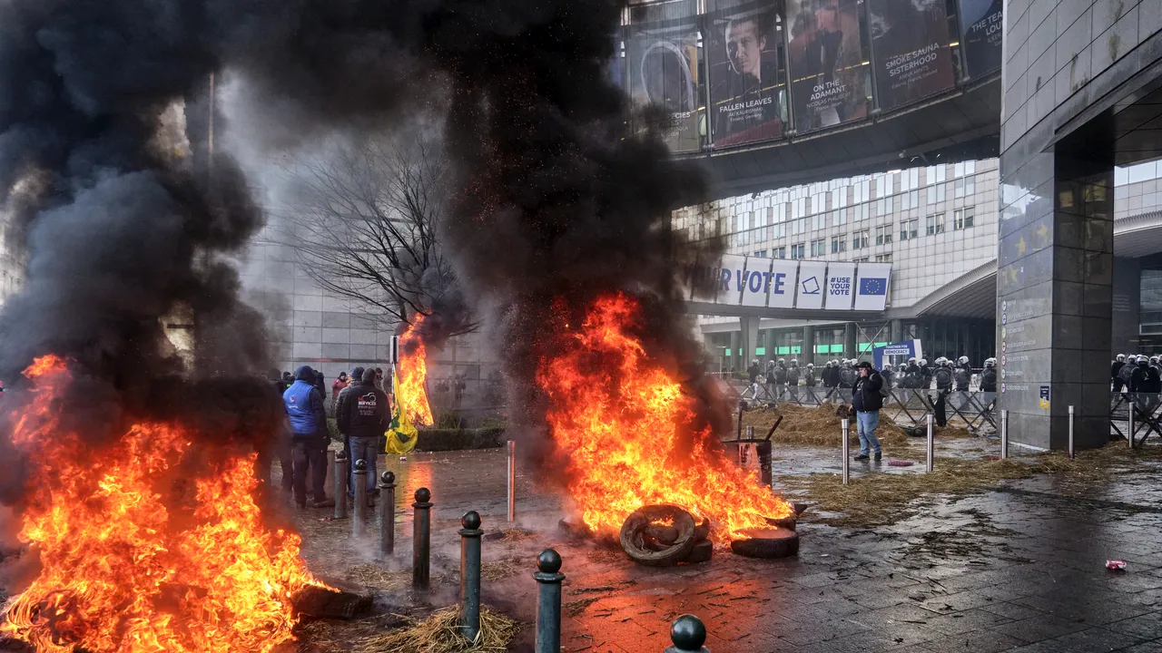 Fermierii protestatari au provocat mai multe incendii în faţa Parlamentului European de la Bruxelles