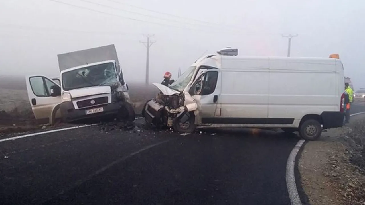 Un microbuz a lovit o autoutilitară cu muncitori, în judeţul Timiş: Cinci persoane au fost rănite 