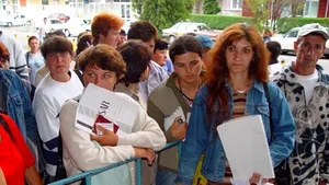 Românii din Spania au o situaţie mai bună decât cei din Italia