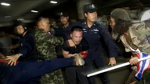 Bangkok: Trei morţi şi 70 de răniţi în urma unor explozii - VIDEO