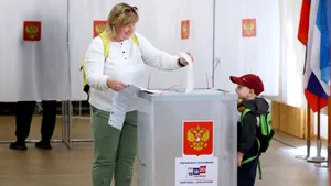 Rușii din străinătate au votat masiv împotriva partidului lui Putin. „Rusia Unită”, zdrobită în exit-pollurile din diaspora