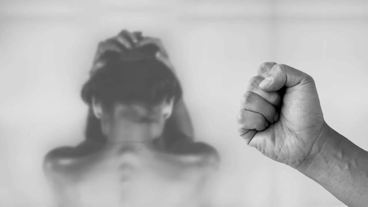 Interviu. Psihiatru: Educaţia este elementul cheie în lupta împotriva violenţei domestice