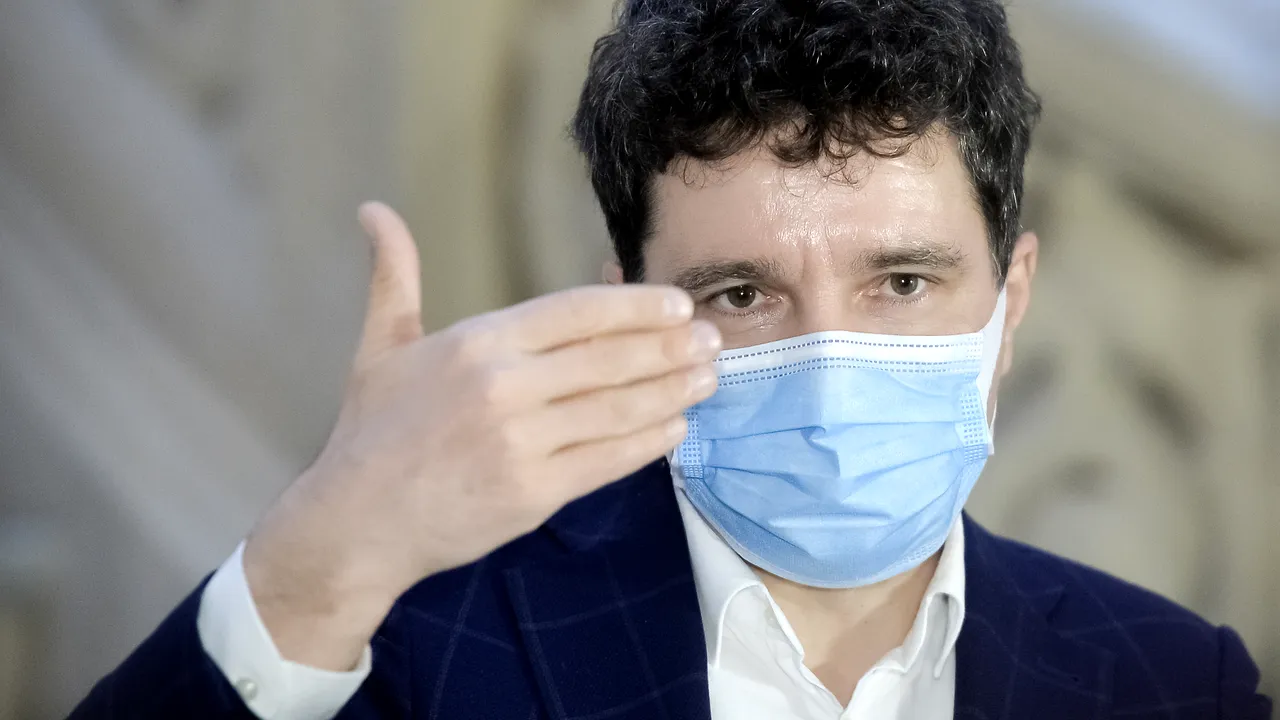 Nicuşor Dan taie tot şi revine la PUG-ul din 2000