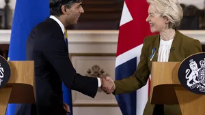Nou acord între Marea Britanie şi UE privind statutul post-Brexit al Irlandei de Nord 