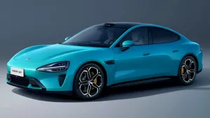 După BYD, chinezii propun încă o marcă auto. Gigantul tehnologic Xiaomi va livra luna aceasta primele sale maşini electrice