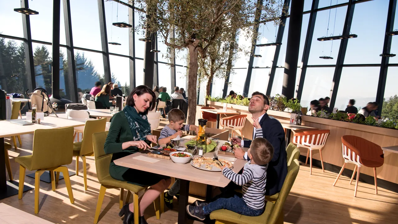 Vrei să mergi cu copilul la restaurant ? Garantează că acesta nu se va ridica de pe scaun 