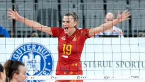 Adelina Ungureanu, căpitanul naționalei feminine de volei a României, se va opera la genunchi după accidentarea din Liga Europeană