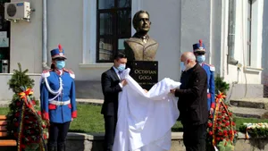 PREZENTUL FĂRĂ PERDEA Marius Oprea | De o parte şi de alta a bustului lui Goga de la Iaşi, Institutul ”Wiesel” şi partidul AUR îşi ascut cuţitele