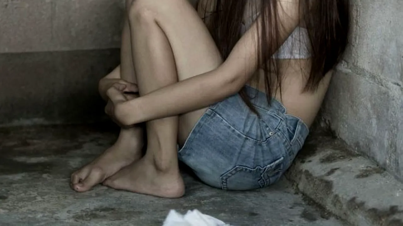 Caz ŞOCANT în Argeş: Un bătrân acuzat că a agresat sexual o fetiţă de 12 ani a fost arestat