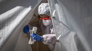 Industria farmaceutică testează la foc continuu. 145 de posibile tratamente anti-coronavirus sunt în curs de dezvoltare