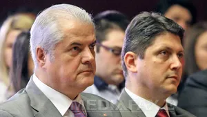 Corlăţean: Aş vrea să discut cu Adrian Năstase, inclusiv teme de politică externă, aşa, la rece